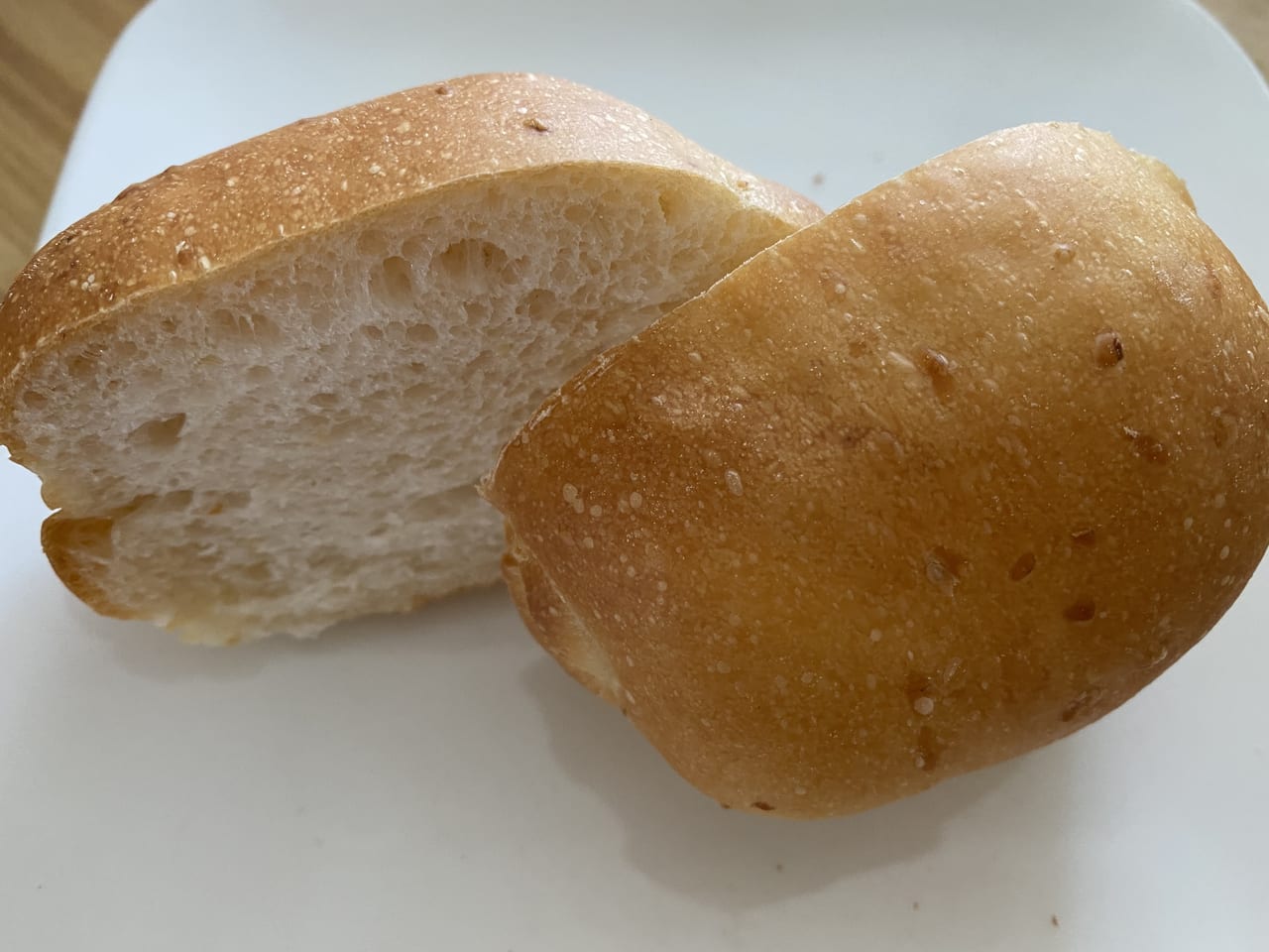 小平市 ごはんパンってなに るしえる のパンは小平産ブルーベリーから取った天然酵母を使い炊いた玄米を練りこんだ無添加で安心のパンでした 号外net 小平市