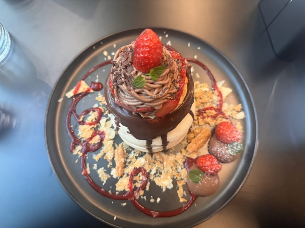 いちごのショコラパンケーキ